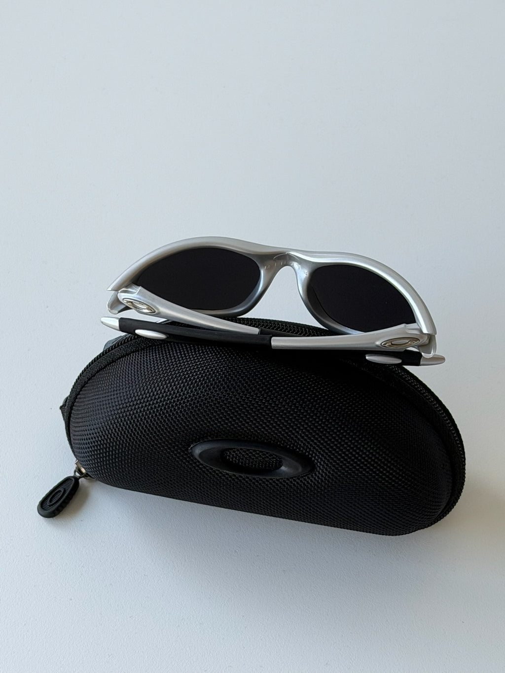 Oakley Eye Jacket Gen 1 Sunglasses – Silver / Mirror Chrome
