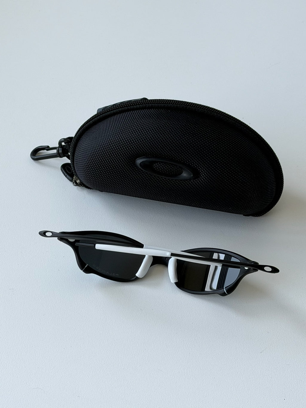 Vintage Oakley Juliet 1.0 – Black Frame / Silver Mirror Lens