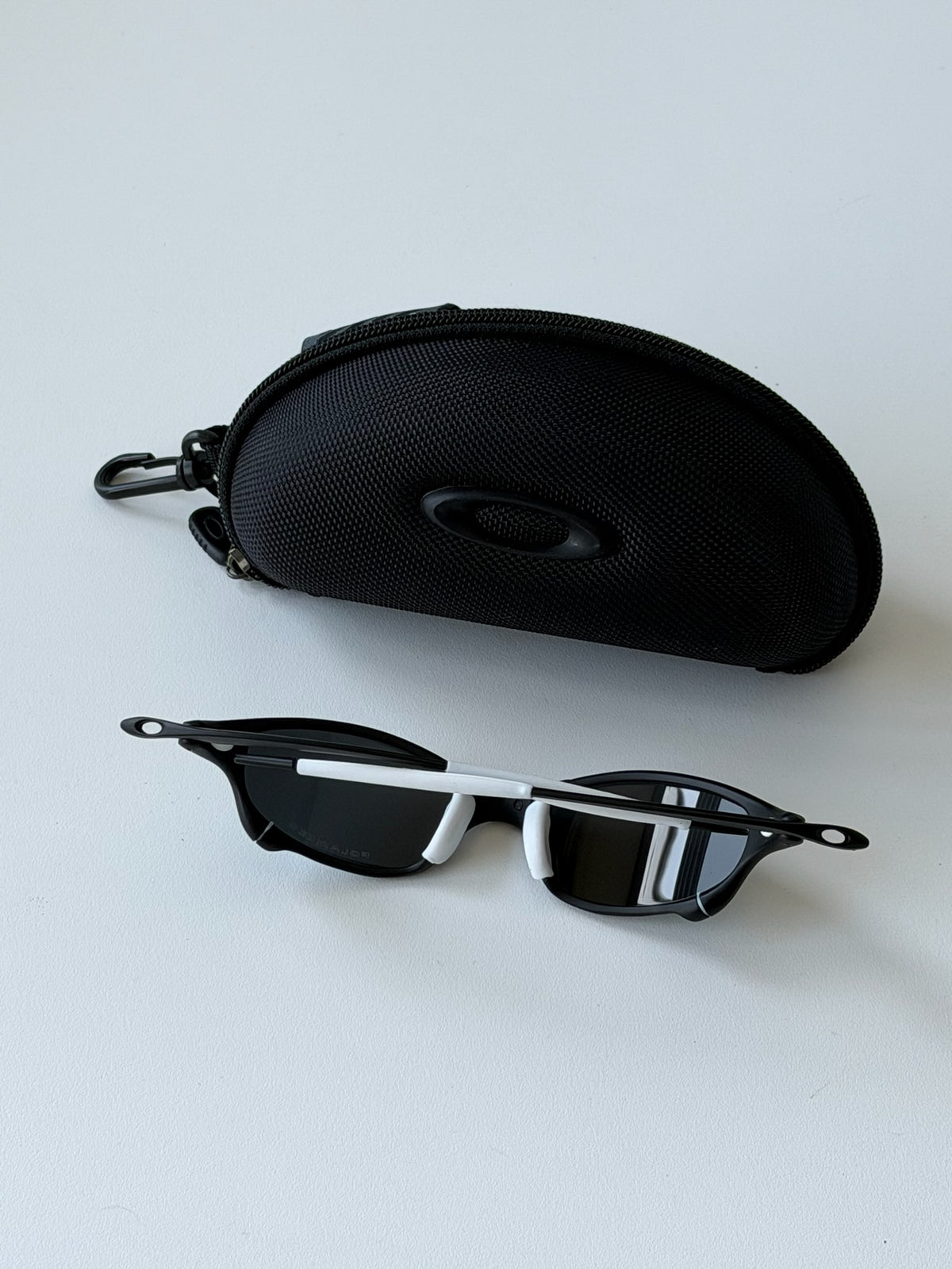 Vintage Oakley Juliet 1.0 – Black Frame / Silver Mirror Lens