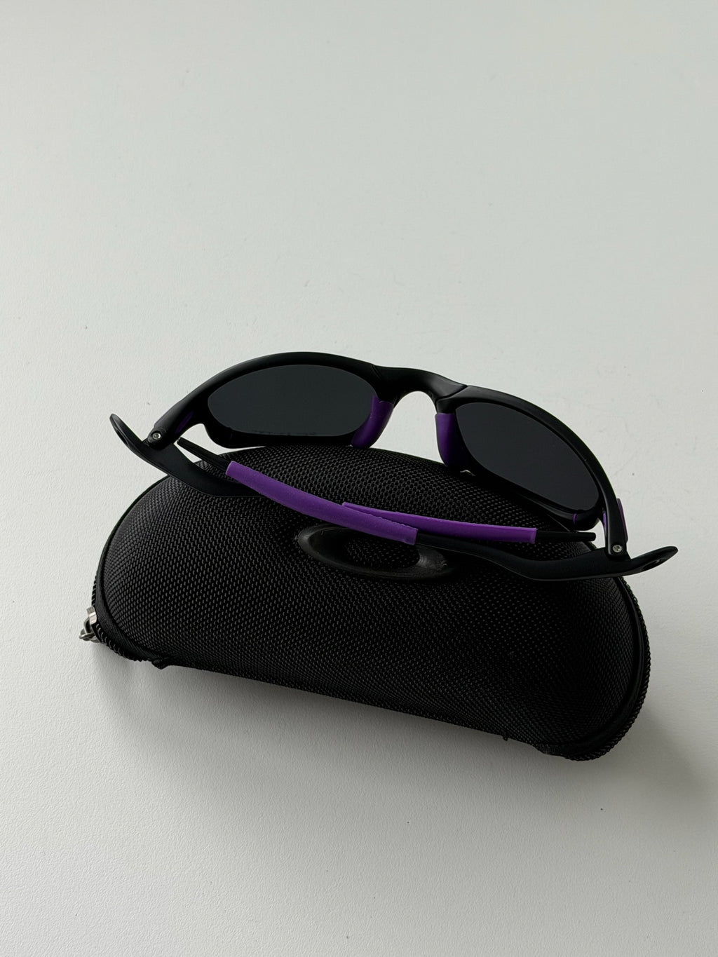 Vintage Oakley Juliet 2.0 – Black Frame / Purple Lens with Purple Accents
