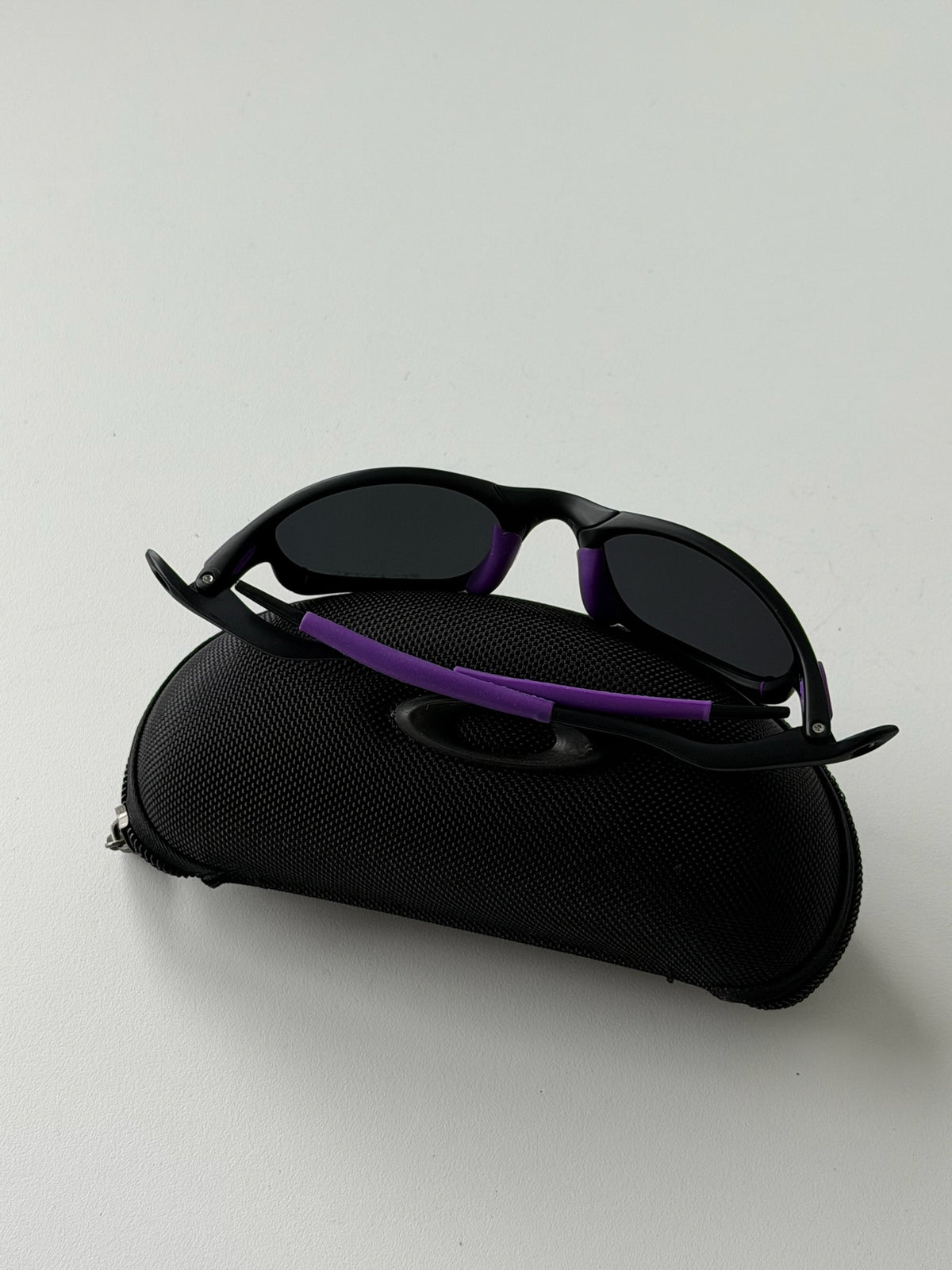 Vintage Oakley Juliet 2.0 – Black Frame / Purple Lens with Purple Accents