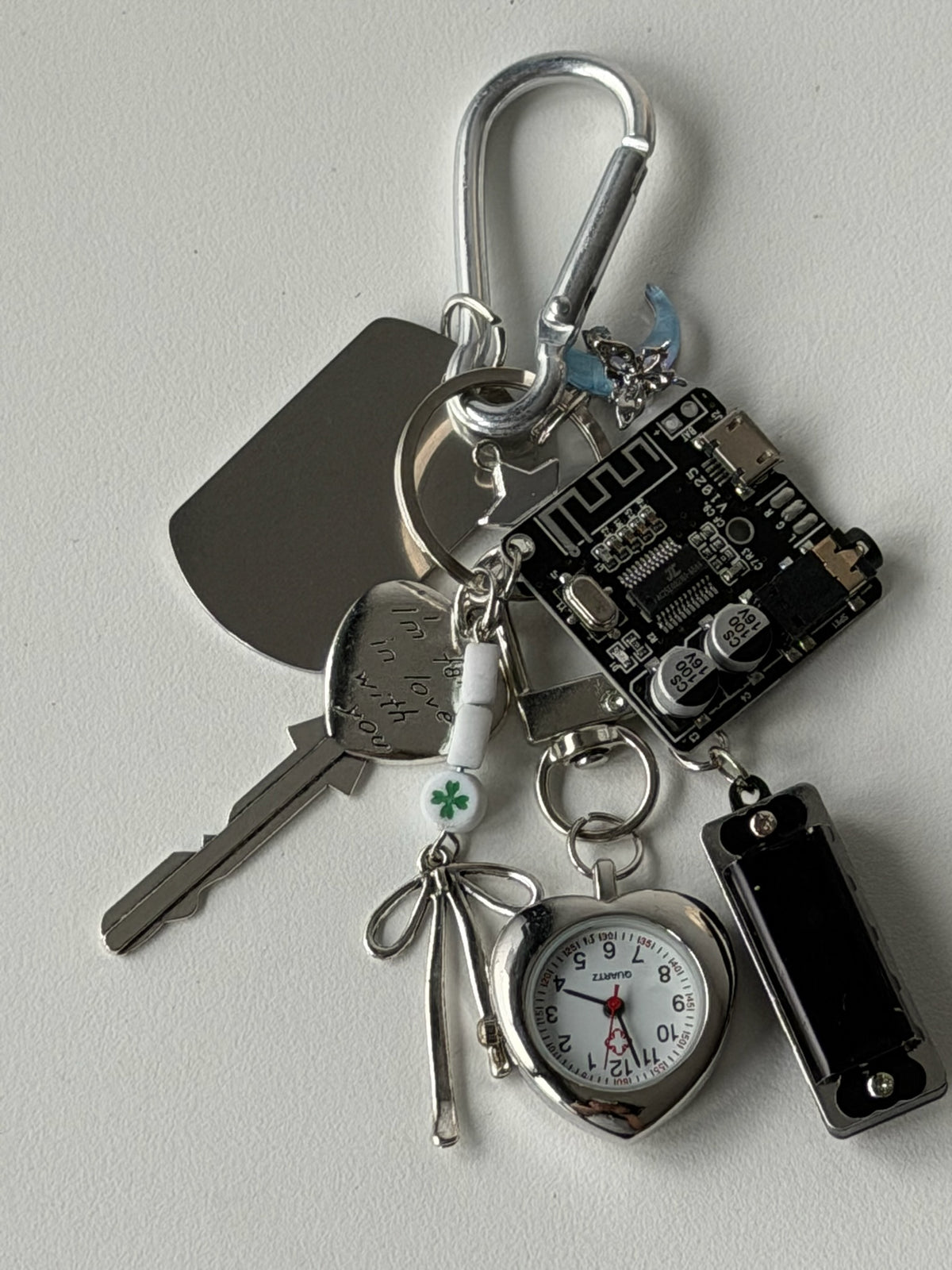 Retro Multi-Charm Keychain – Pocket Watch, Guitar Pick & Tech Hardware Bag Charm