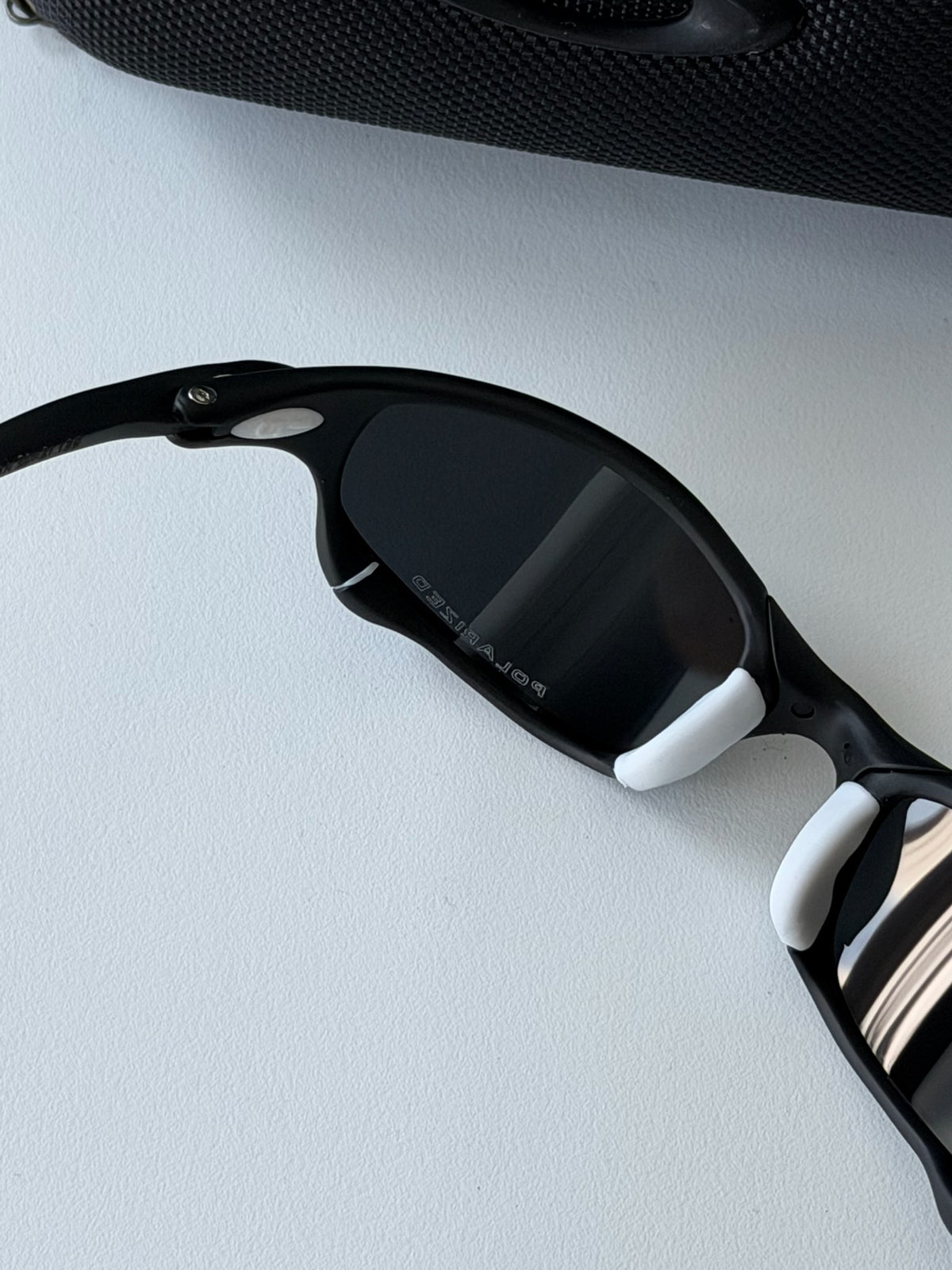 Vintage Oakley Juliet 1.0 – Black Frame / Silver Mirror Lens