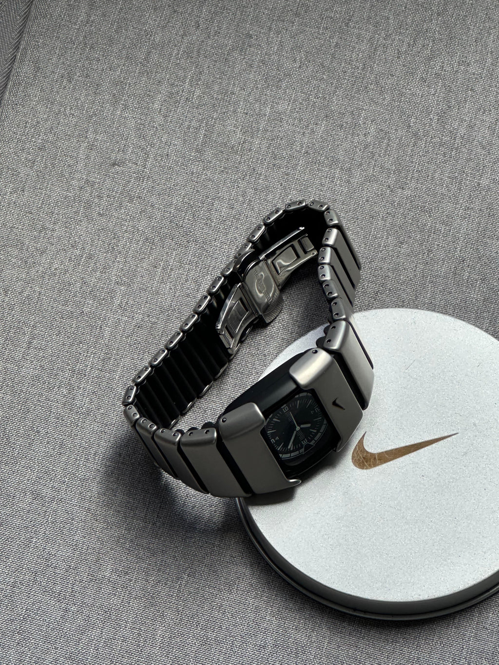Nike D-Line Satin Silver Analogue Watch with White Dial | Rare Collectible | Unisex Retro Sports Timepiece