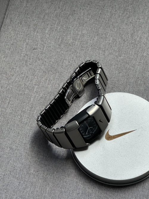 Relógio Nike D-Line analógico prata satin com mostrador branco | Peça rara colecionável | Relógio desportivo retro unissexo
