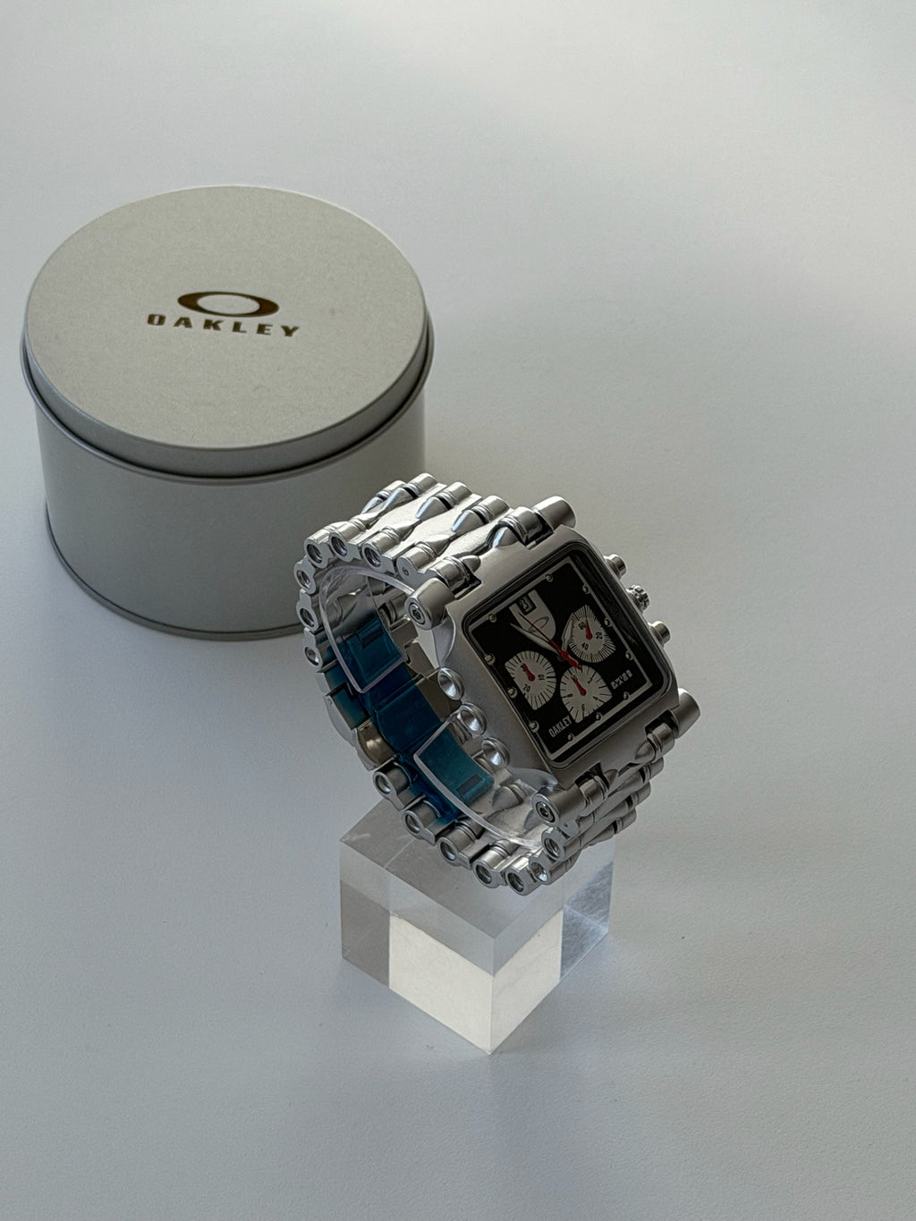Oakley Minute Machine Watch – Silver / Black Dial