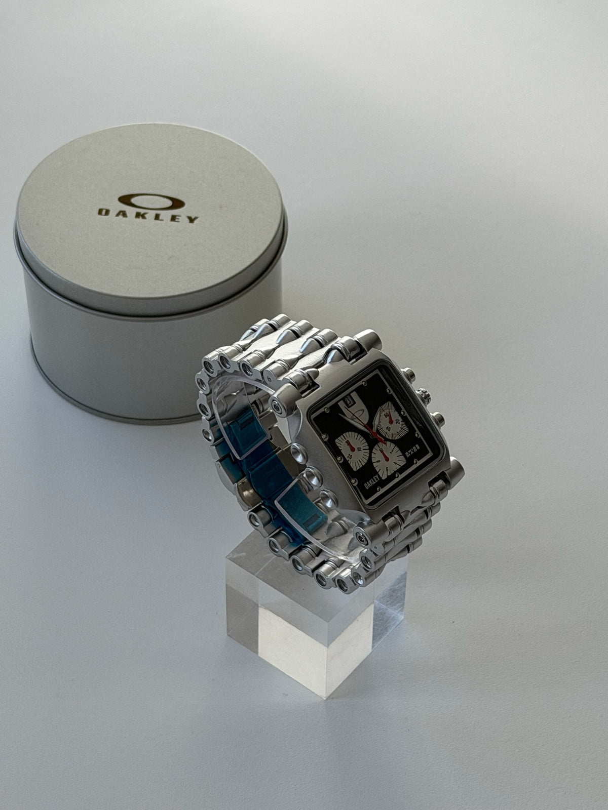 Oakley Minute Machine Watch – Silver / Black Dial