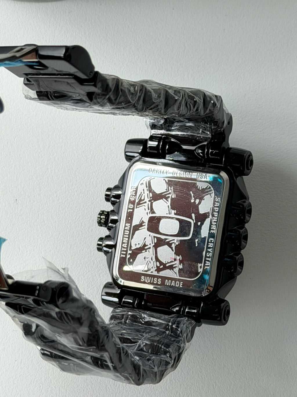 Oakley Minute Machine Watch – Black Bracelet / Black Dial & White Sub-Dials