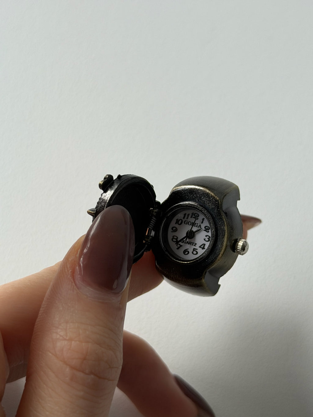 One Piece Inspired Secret Ring Watch – Adjustable Pirate Skull Finger Watch | Vintage Anime Collectible Jewellery