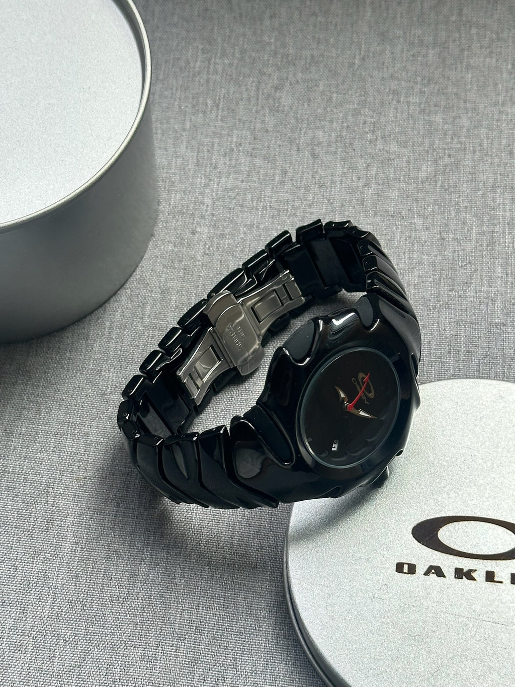 Oakley Time Tank Watch – Black dial Black SHINY Stainless Steel, Swiss Movement, Collectible Men’s Watch