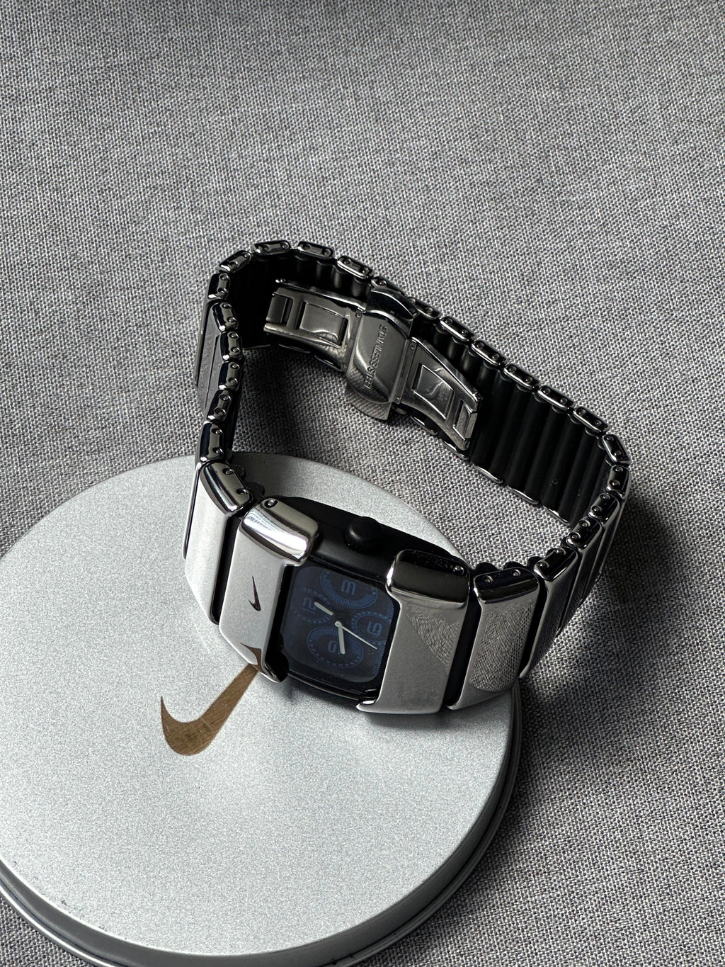 Nike D-Line Shiny Silver Analogue Watch with Blue Dial | Rare Collectible | Unisex Retro Sports Timepiece