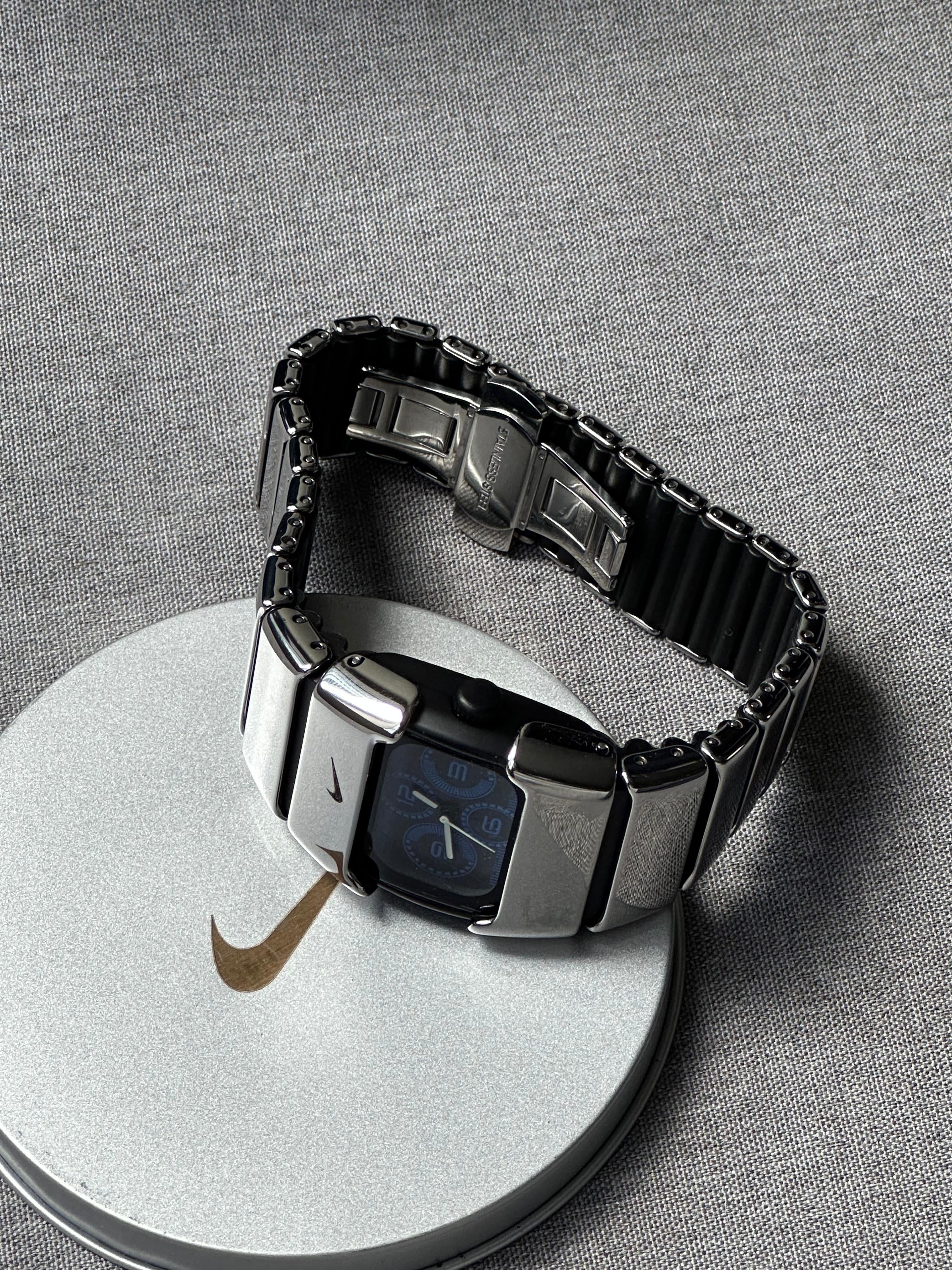 Nike D-Line Shiny Silver Analogue Watch with Blue Dial | Rare Collectible | Unisex Retro Sports Timepiece