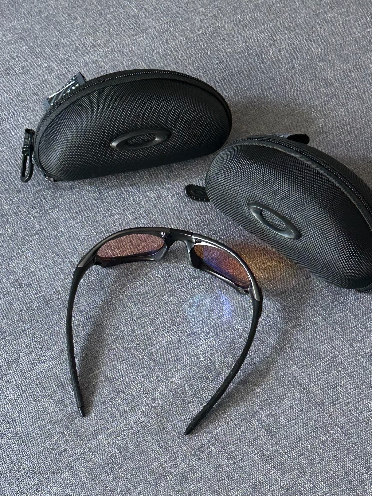 Vintage Oakley Sunglasses: Charcoal Frame, Blue–Purple Iridium Mirrored Lenses with Case