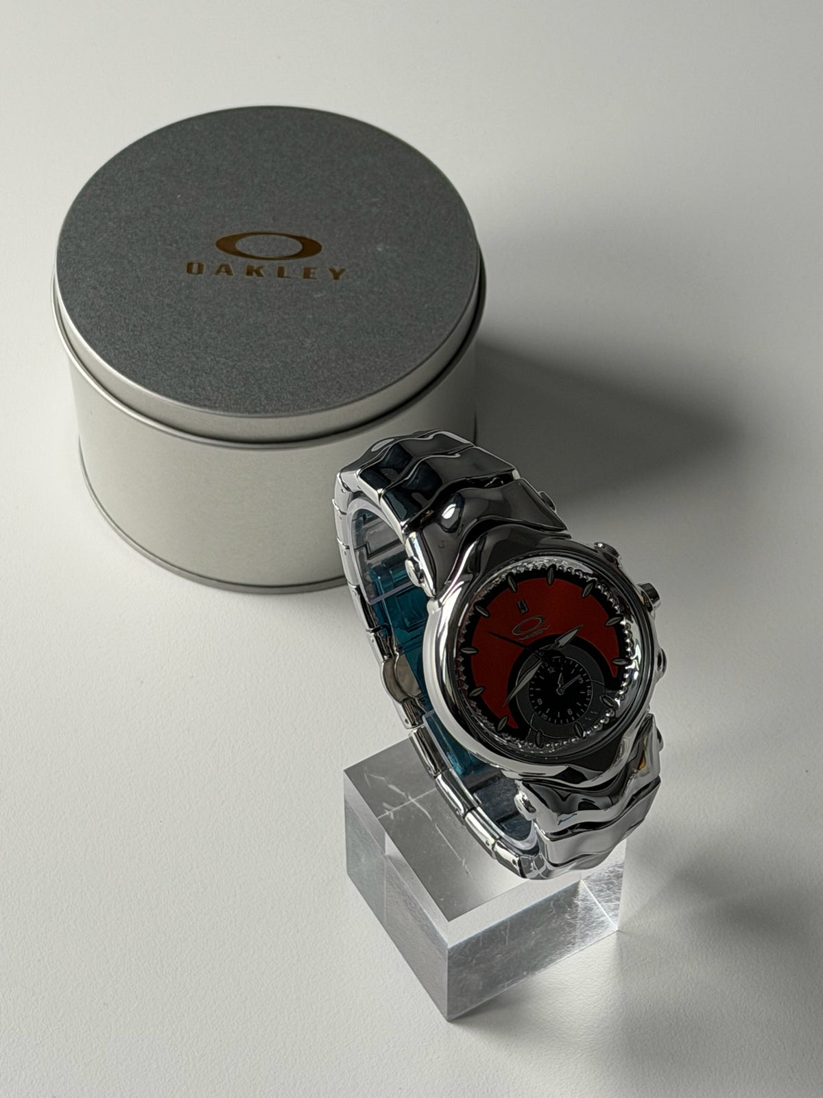 Oakley Judge Watch – Gloss Silver / Orange Dial