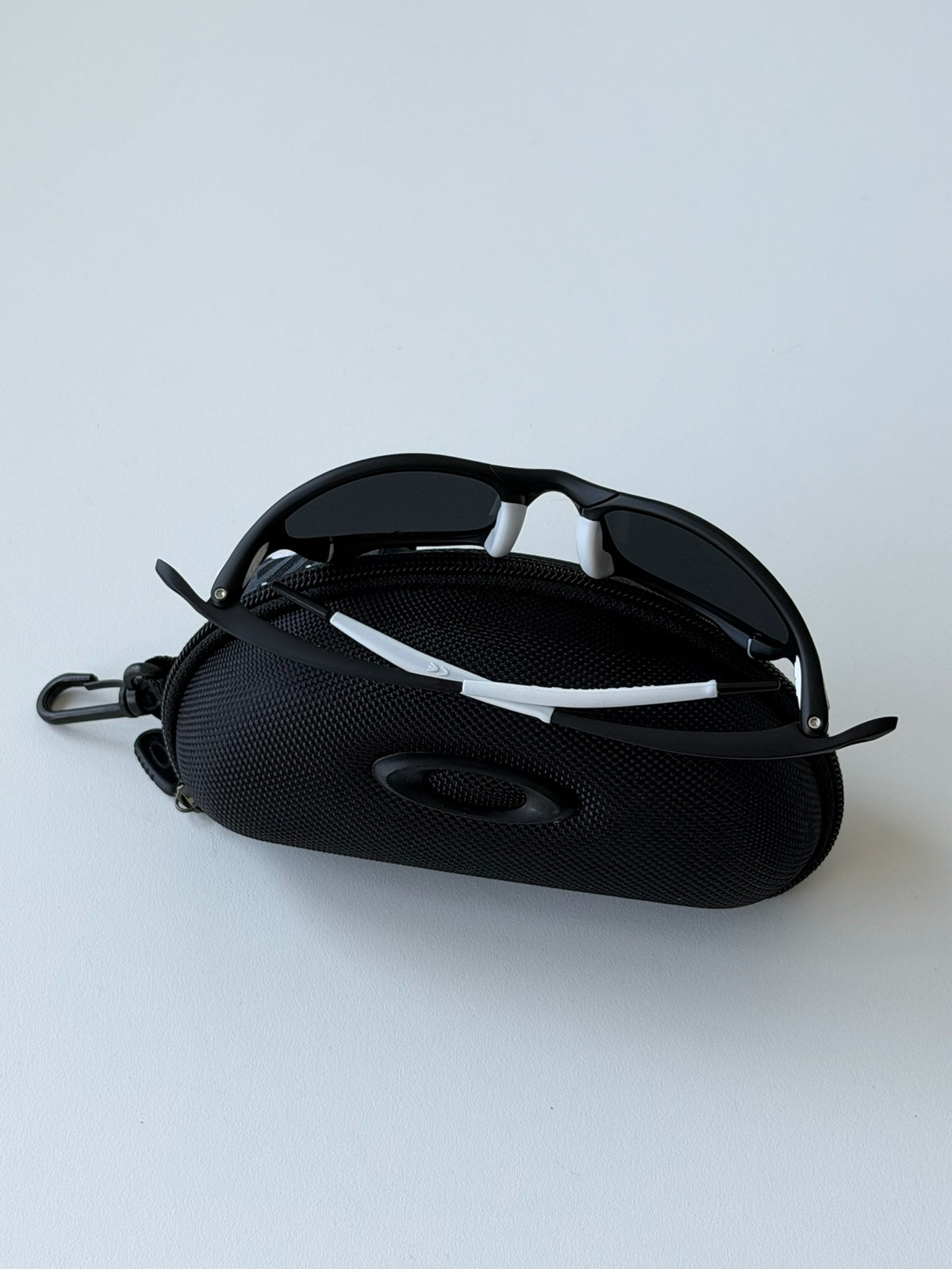 Vintage Oakley Juliet 1.0 – Black Frame / Silver Mirror Lens