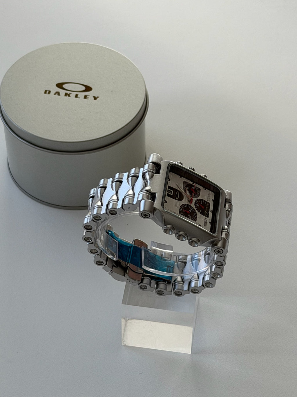 Oakley Minute Machine Watch – Silver / White Dial