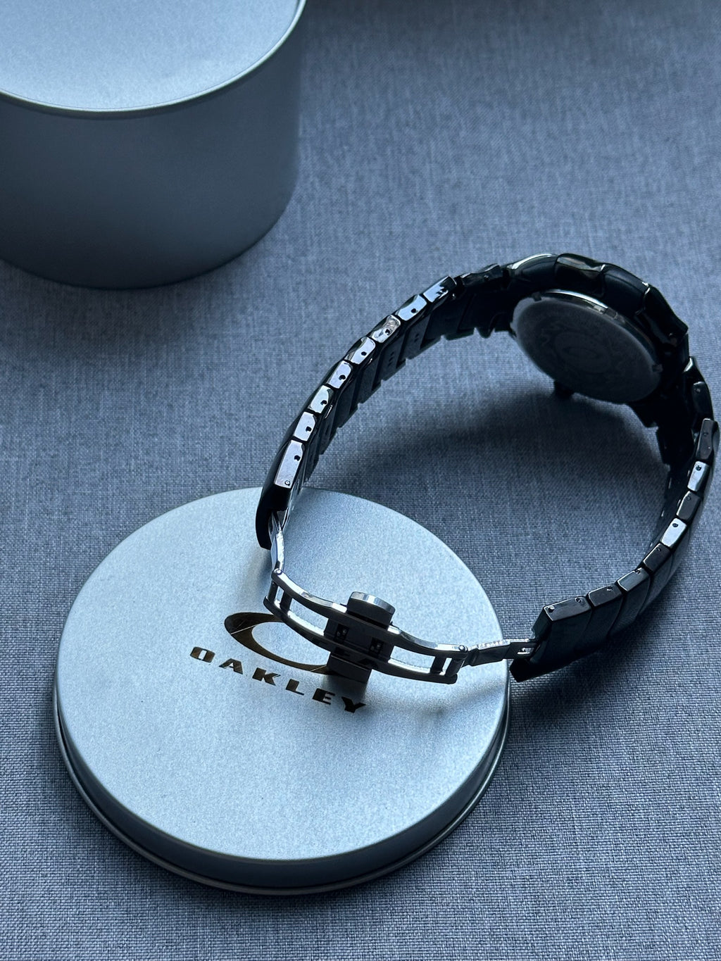 Oakley Blade Watch – Blue dial Black Shiny Stainless Steel, Swiss Movement, Collectible Men’s Watch