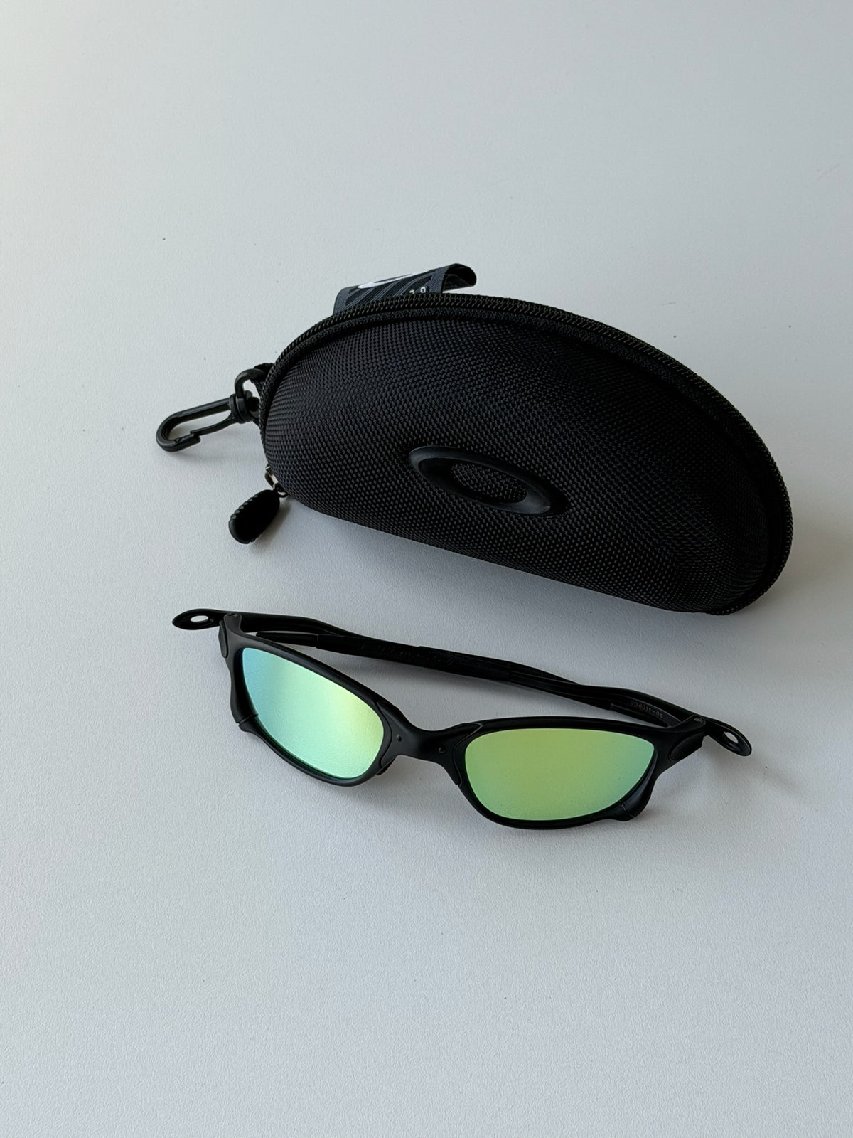 Vintage Oakley Juliet 2.0 – Black Frame / Green Iridescent Mirror Lens