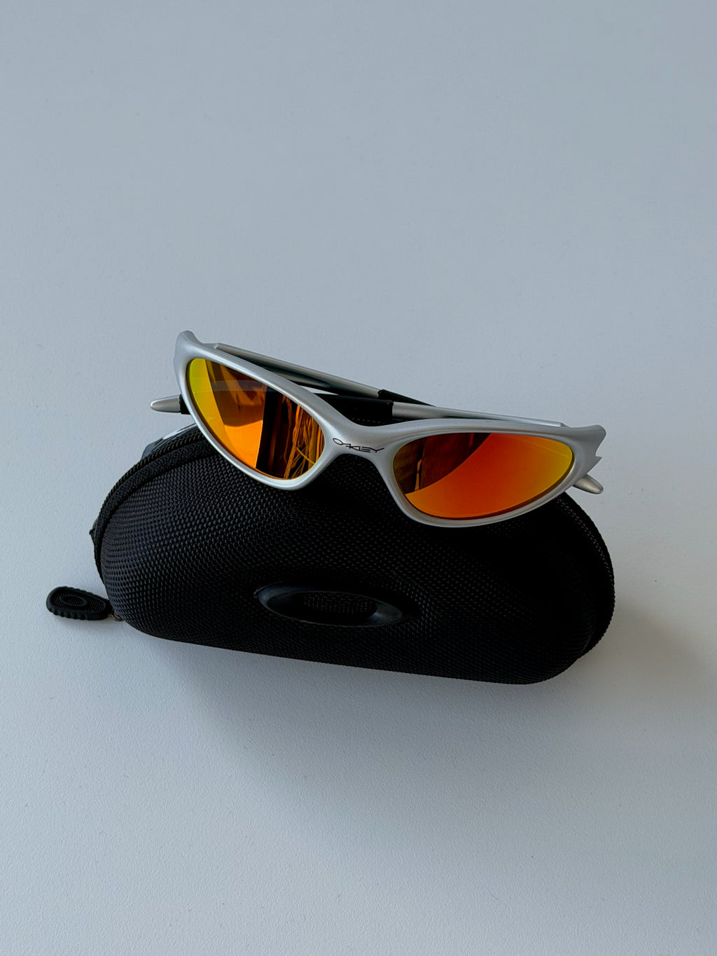 Oakley Eye Jacket Gen 1 Sunglasses – Silver / Fire Red