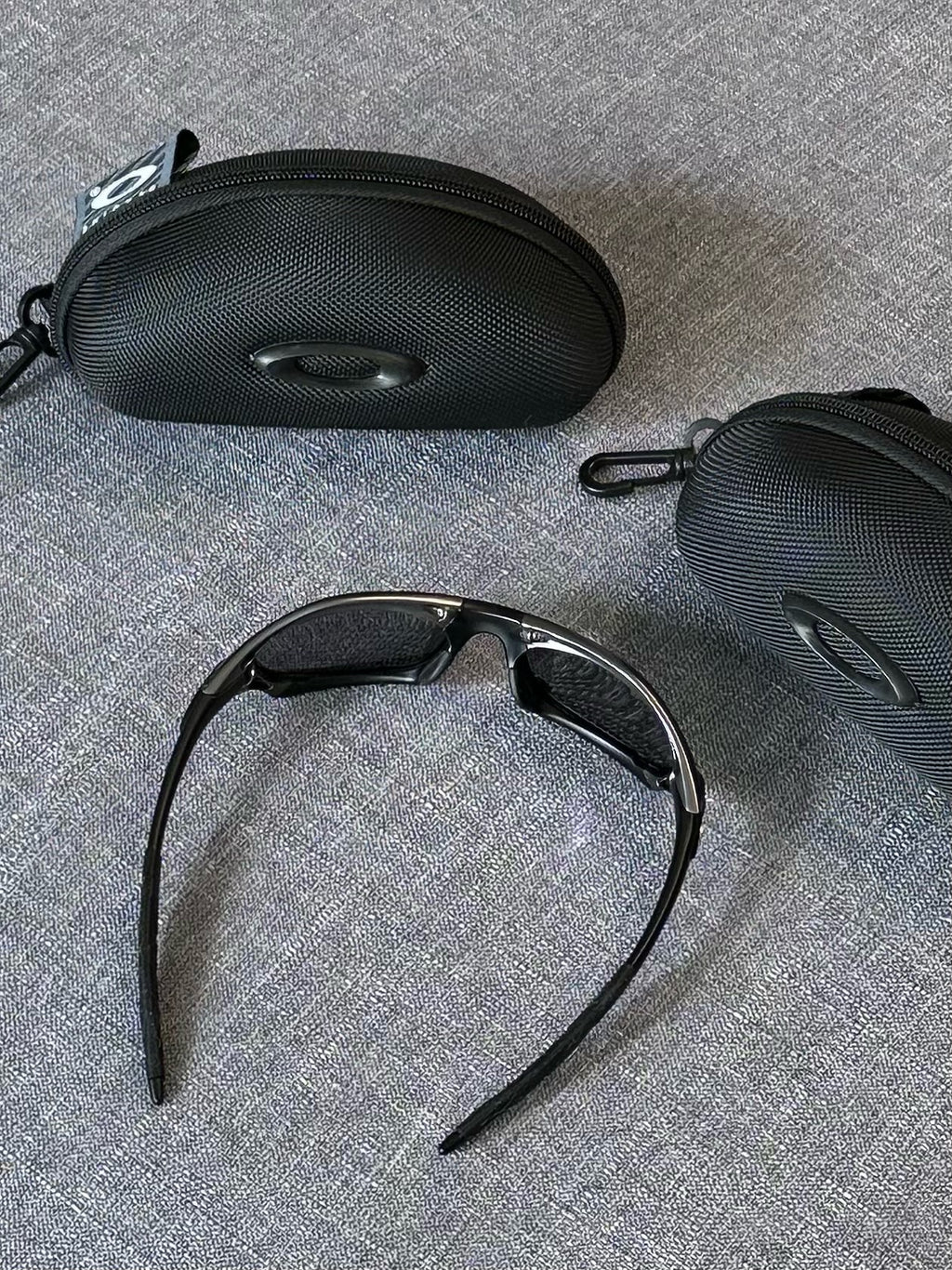 Vintage Oakley Sunglasses: Charcoal Frame, Purple Lenses with Case