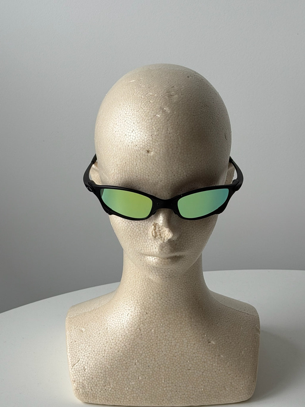 Vintage Oakley Juliet 1.0 – Black Frame / Green Iridescent Mirror Lens