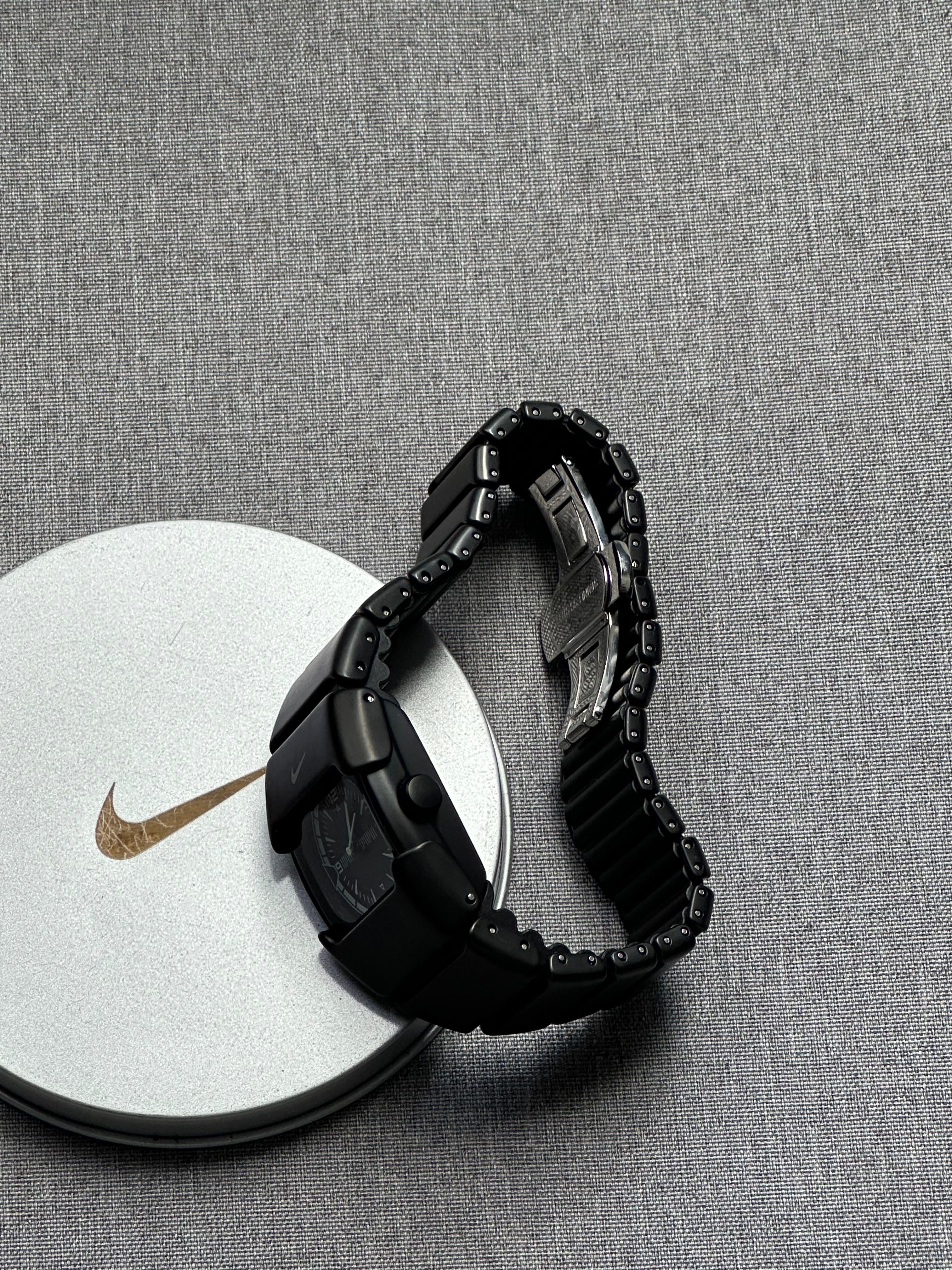 Nike D-Line Matte Black Analogue Watch with White Dial | Rare Collectible | Unisex Retro Sports Timepiece