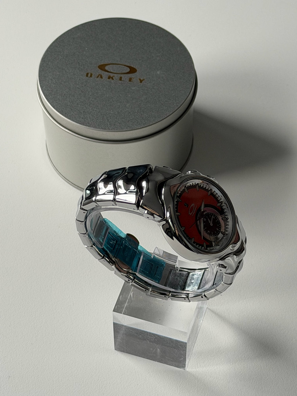 Oakley Judge Watch – Gloss Silver / Orange Dial