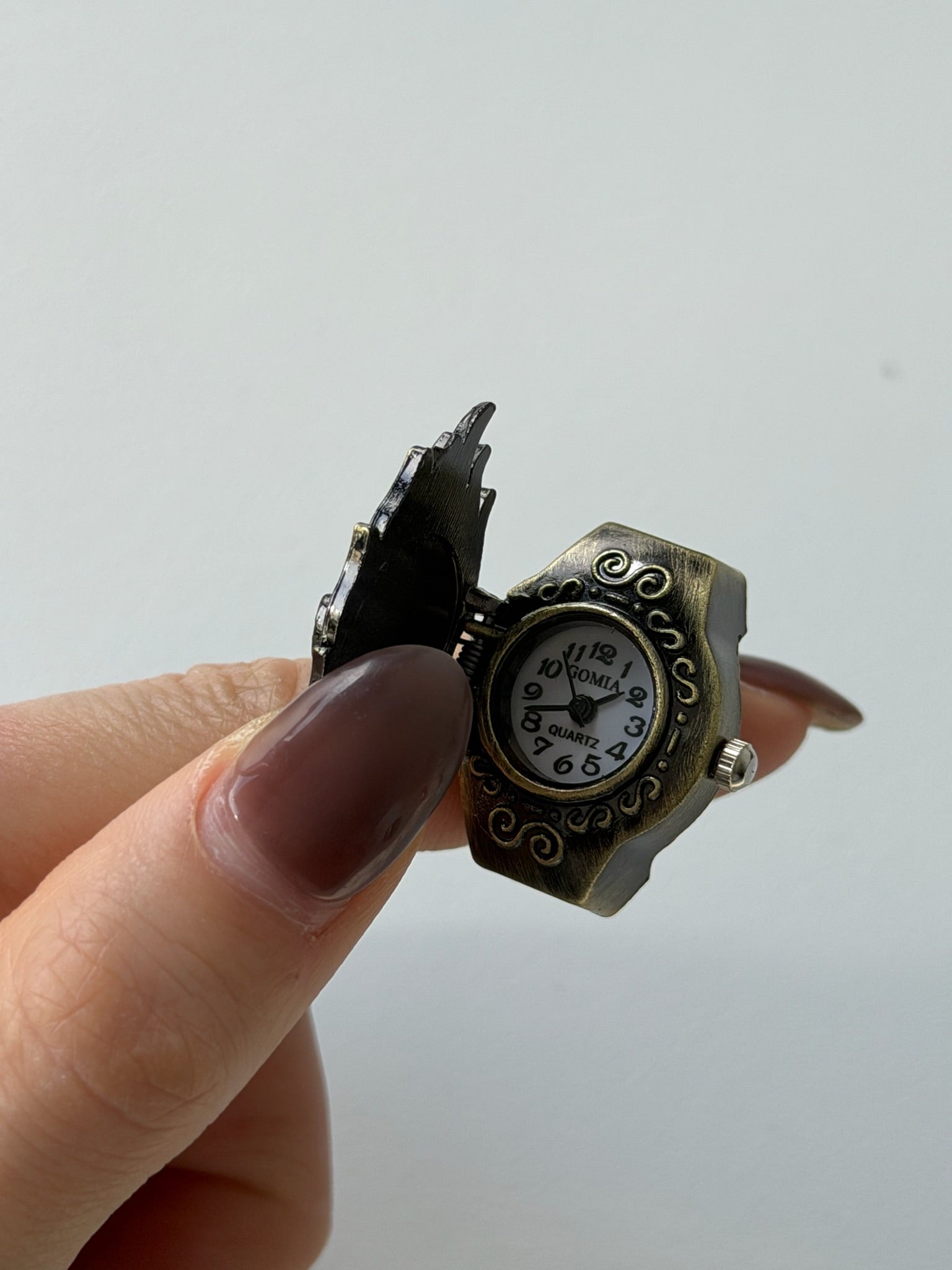 One Piece Inspired Secret Ring Watch – Adjustable Pirate Skull Finger Watch | Vintage Anime Collectible Jewellery