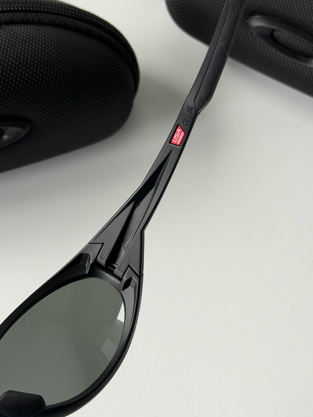 Oakley Eye Jacket Sunglasses – Matte Black Frame / Black Lens | Vintage Y2K Wraparound Shades