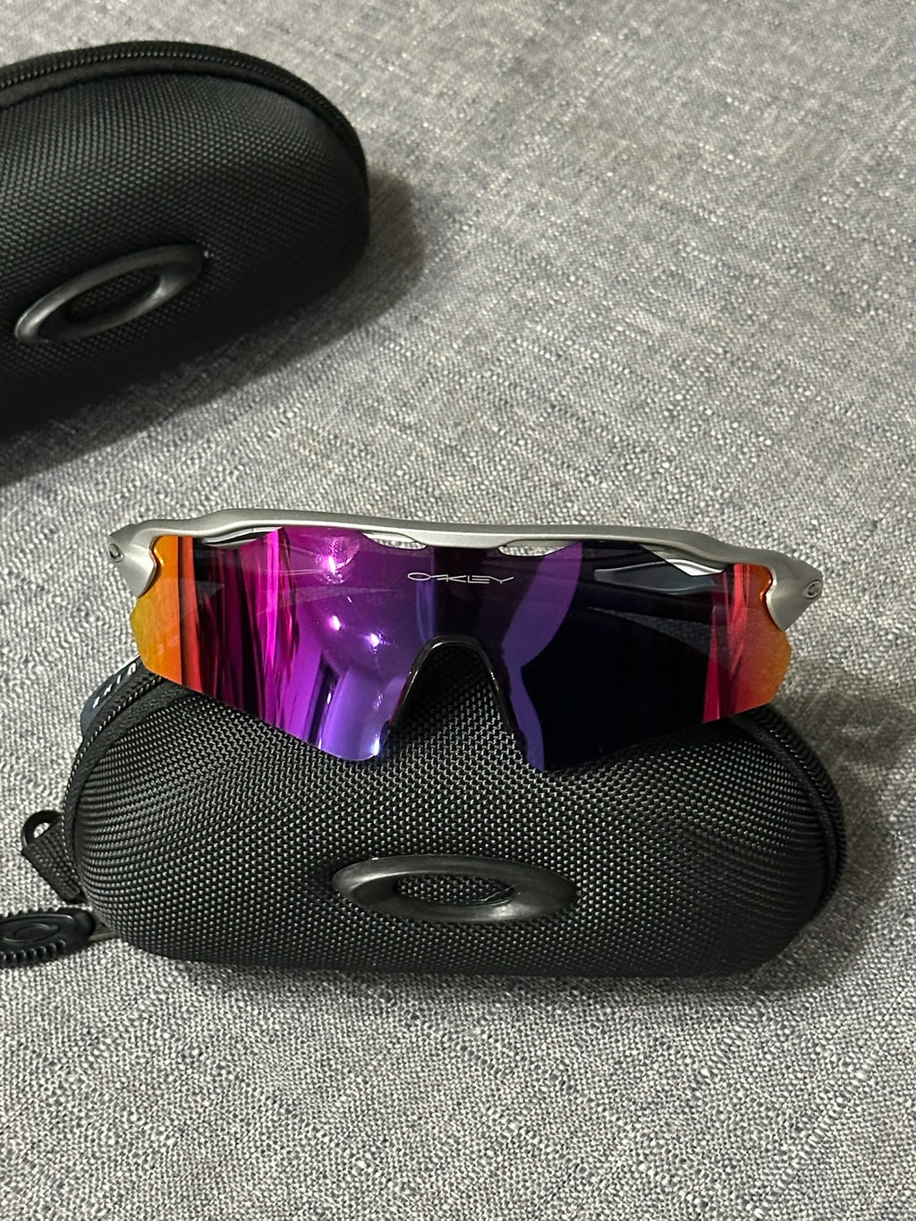 Oakley Performance Shield Sunglasses – Iridium Purple/Red Lens Oakley-Style Sport Frame