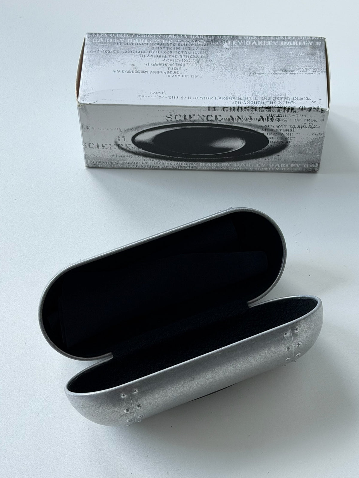 Oakley Vintage Capsule Sunglasses Case – Silver Aluminium