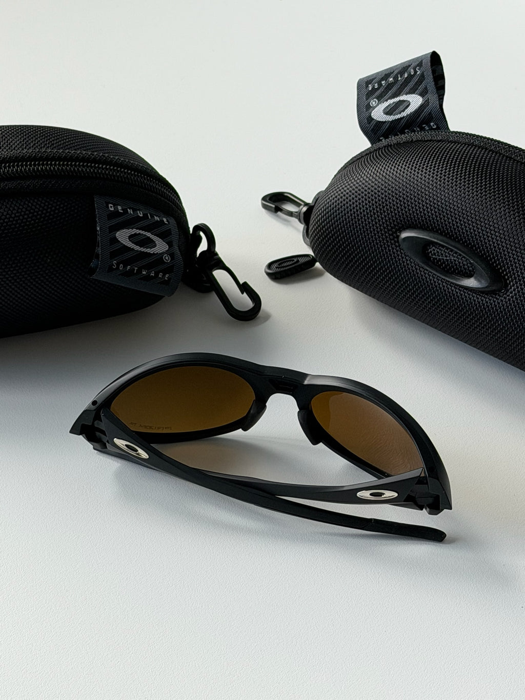 Oakley Eye Jacket Sunglasses – Matte Black Frame / Gold Mirror Lens | Vintage Y2K Wraparound Shades