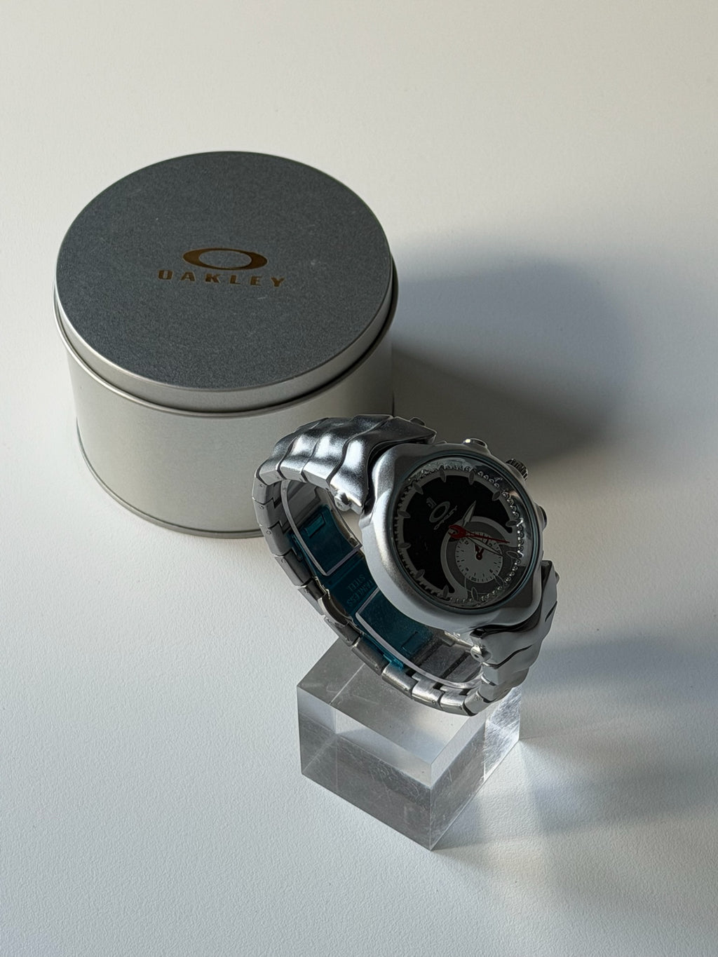 Oakley Judge Watch – Matte Silver / Black Dial
