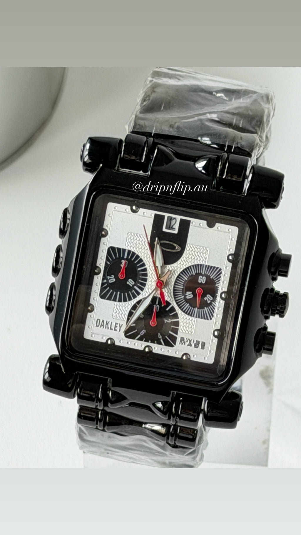 Oakley Minute Machine Watch – Black Bracelet / White Dial