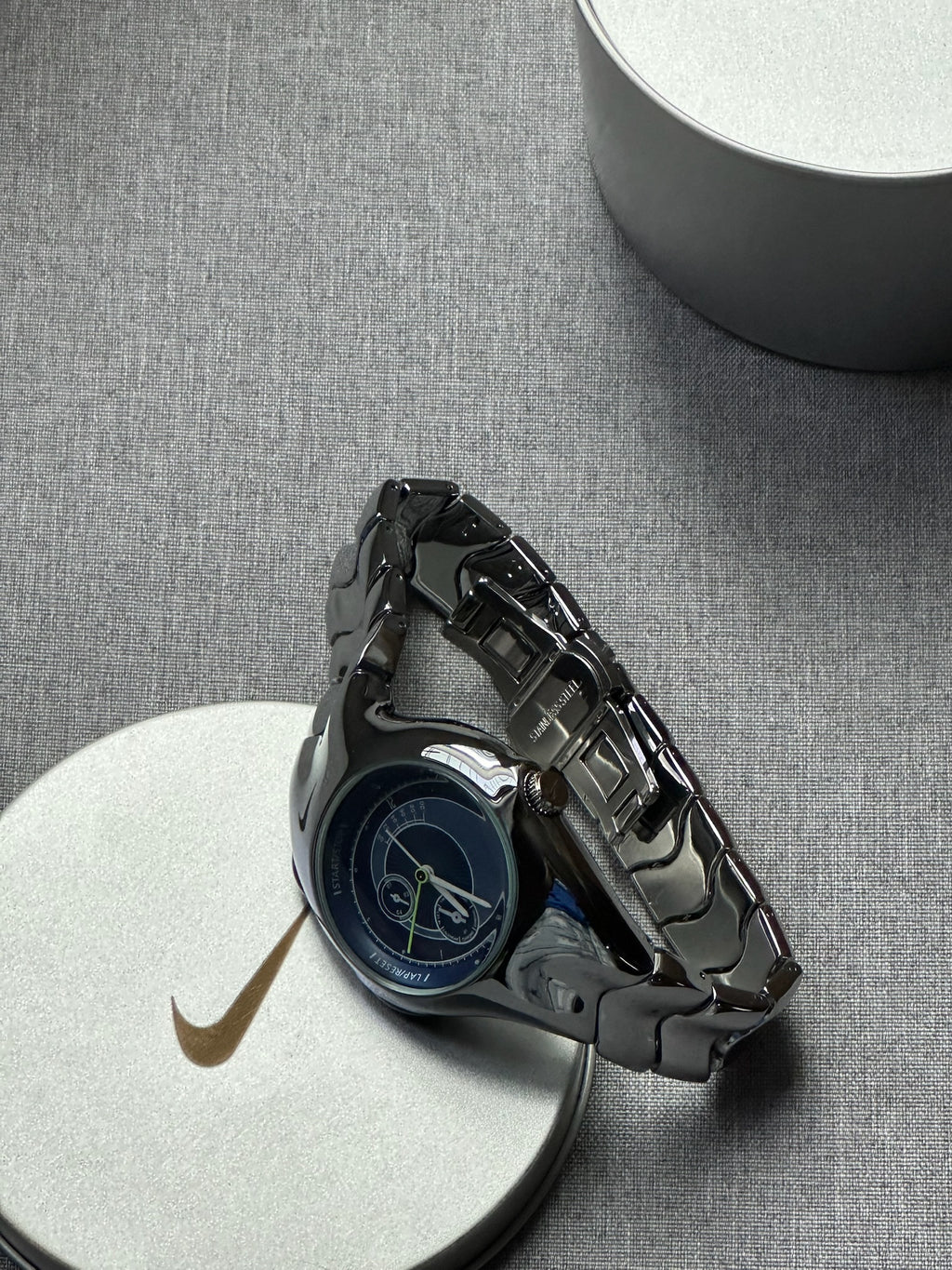 Nike Triax Chronograph Watch Shiny Silver with Light Blue Dial and Green Accents – Vintage Stainless Steel Sports Watch, Rare Collectible Timepiece