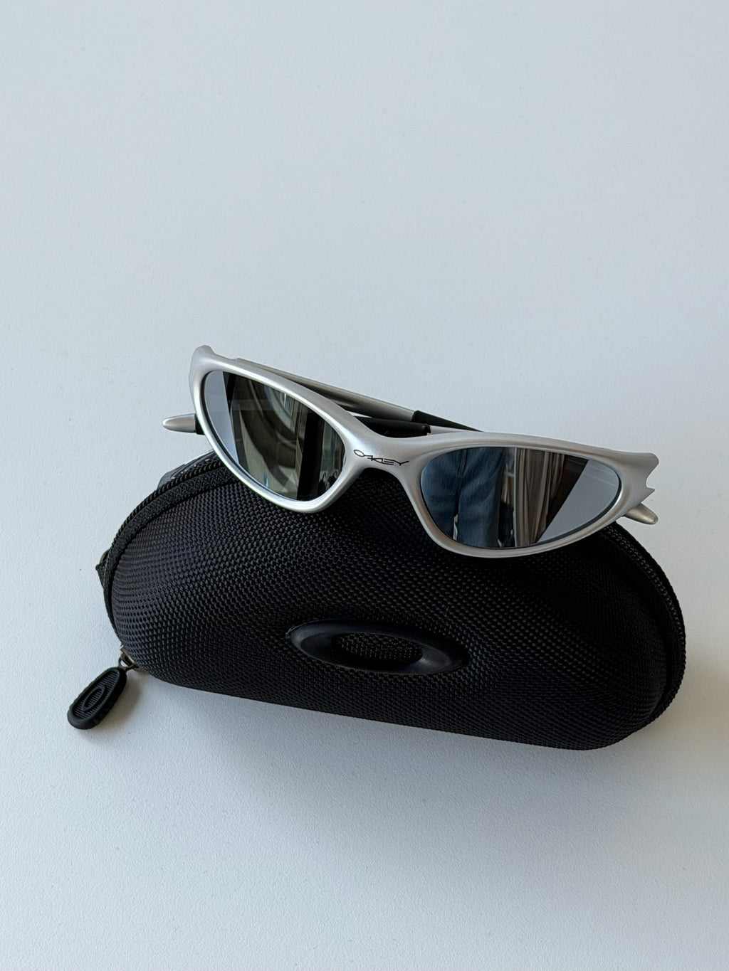 Oakley Eye Jacket Gen 1 Sunglasses – Silver / Mirror Chrome