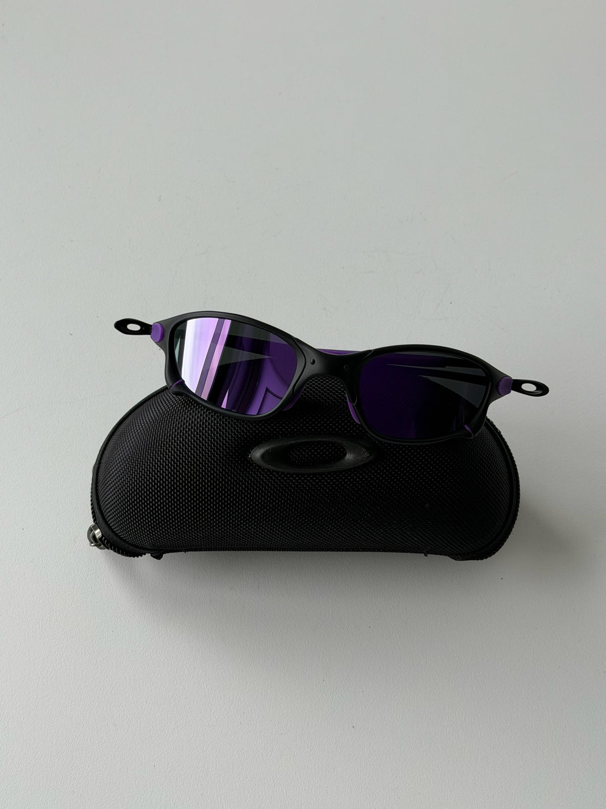 Vintage Oakley Juliet 2.0 – Black Frame / Purple Lens with Purple Accents