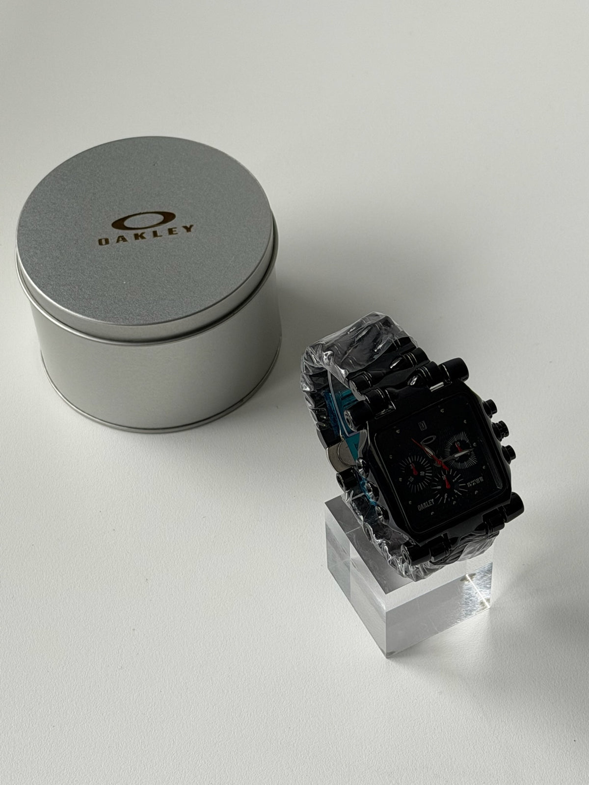 Oakley Minute Machine Watch – Black Bracelet / Black Dial