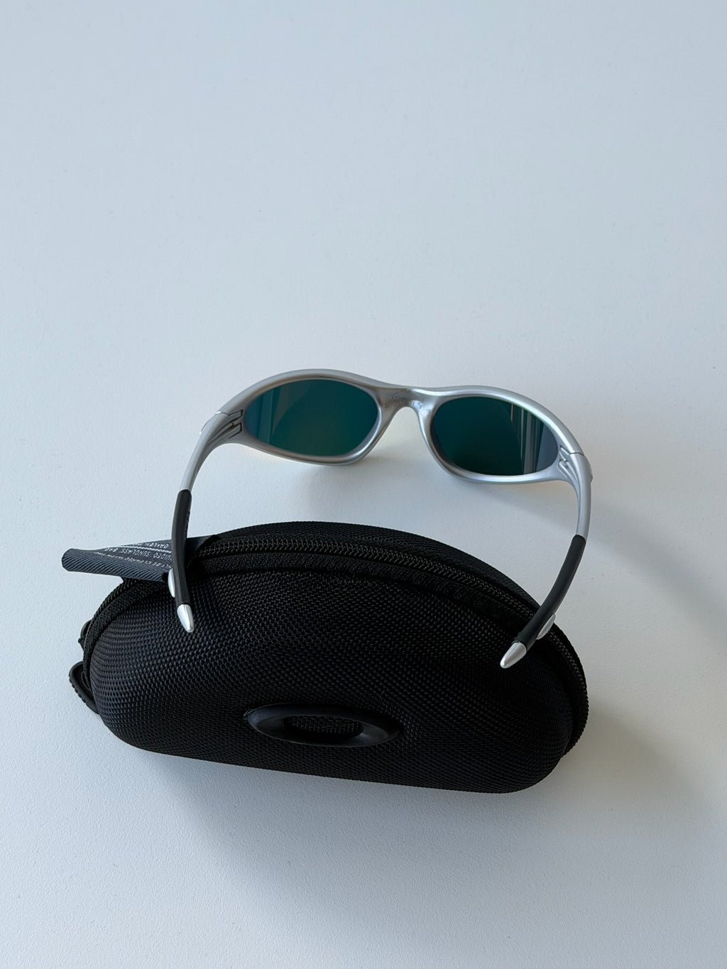 Oakley Eye Jacket Gen 1 Sunglasses – Silver / Fire Red