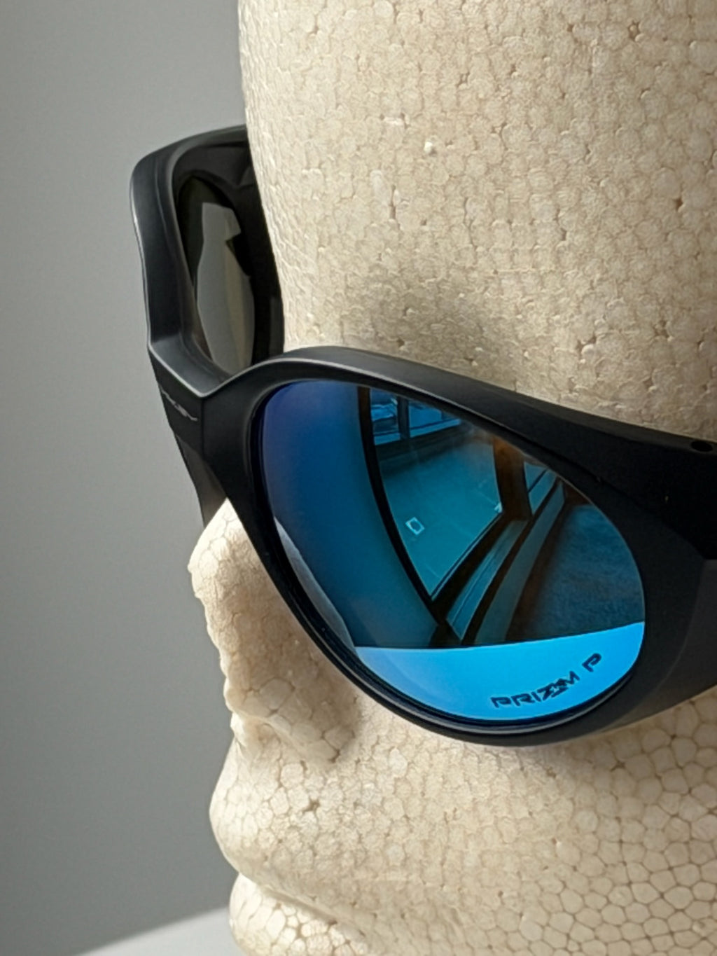 Oakley Eye Jacket Sunglasses – Black Frame / Ocean Blue Lens | Y2K Wraparound Sports Shades