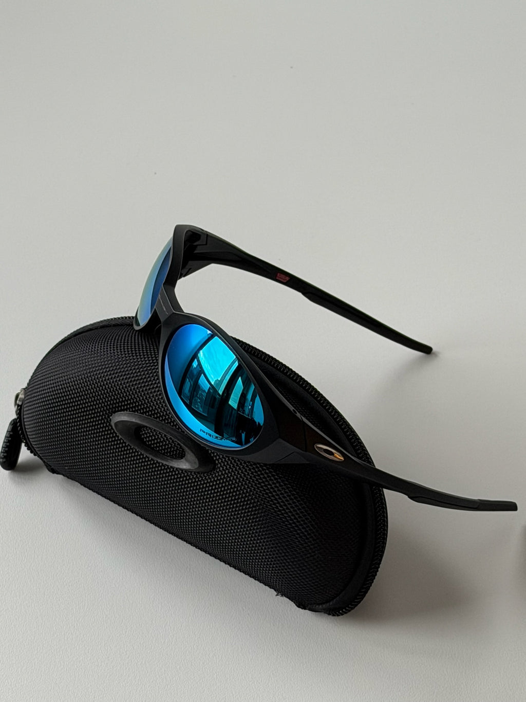 Oakley Eye Jacket Sunglasses – Black Frame / Ocean Blue Lens | Y2K Wraparound Sports Shades
