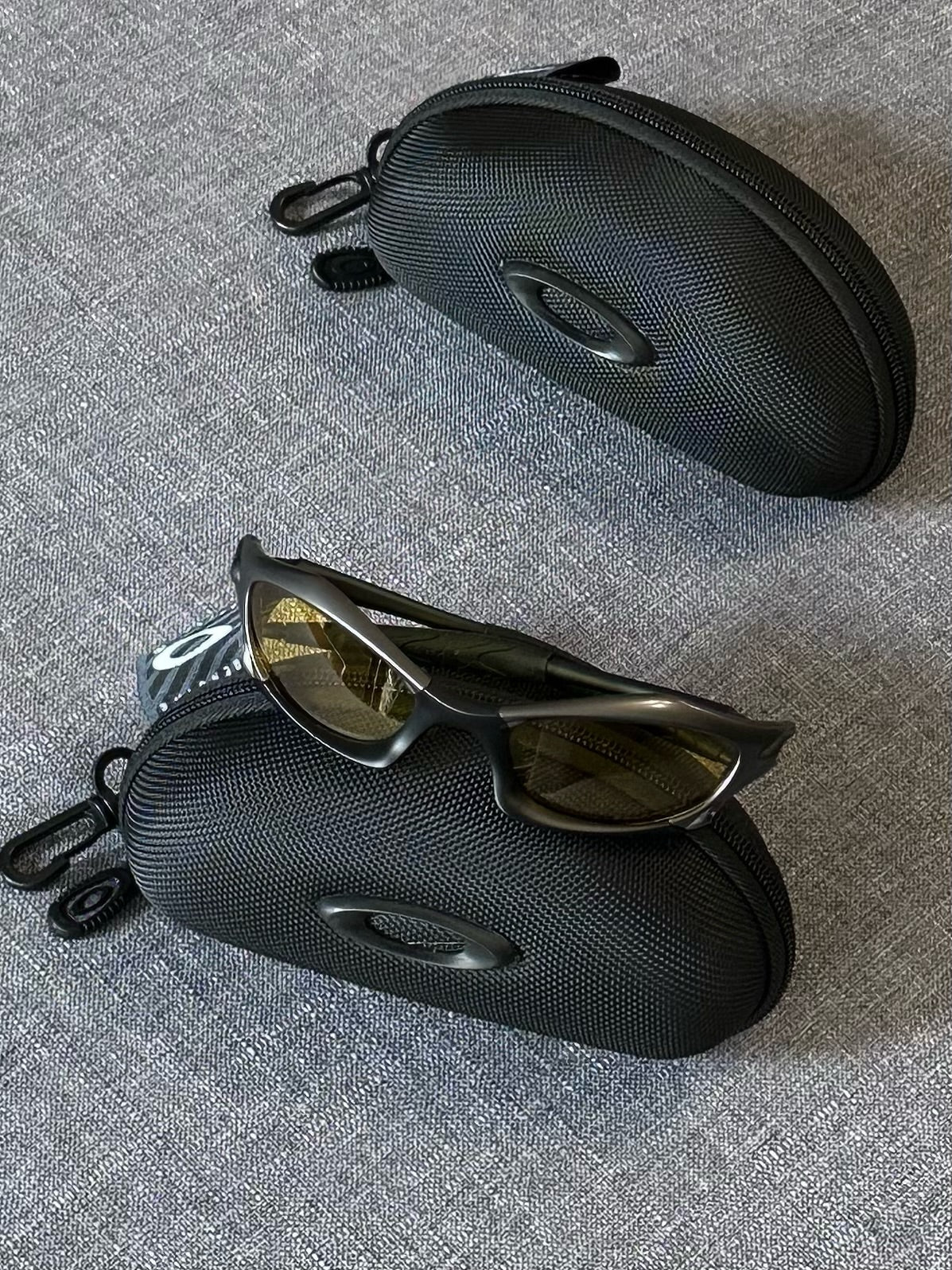 Vintage Oakley Sunglasses: Charcoal Frame, Yellow Lenses with Case