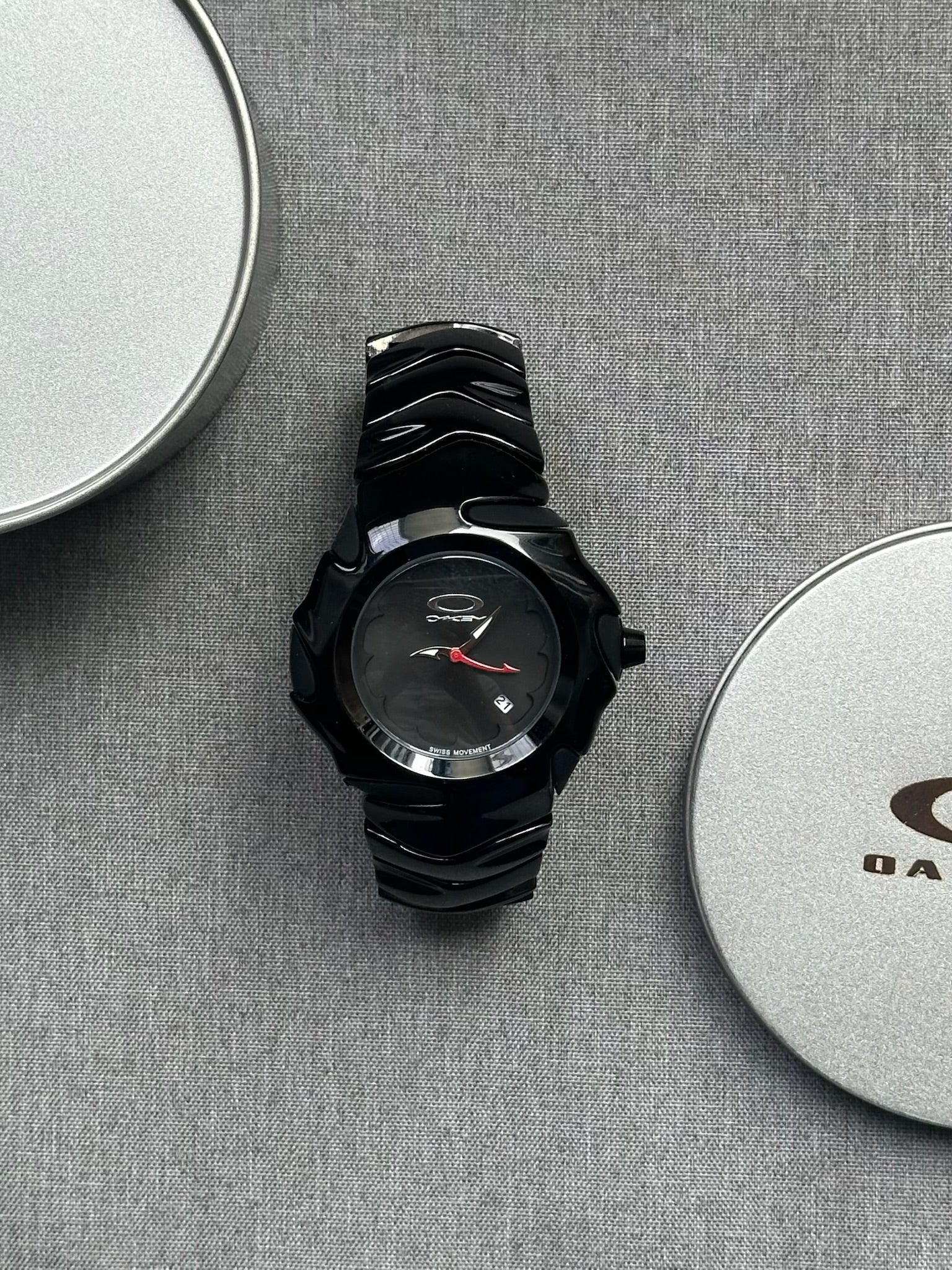 Oakley Time Tank Watch – Black dial Black SHINY Stainless Steel, Swiss Movement, Collectible Men’s Watch