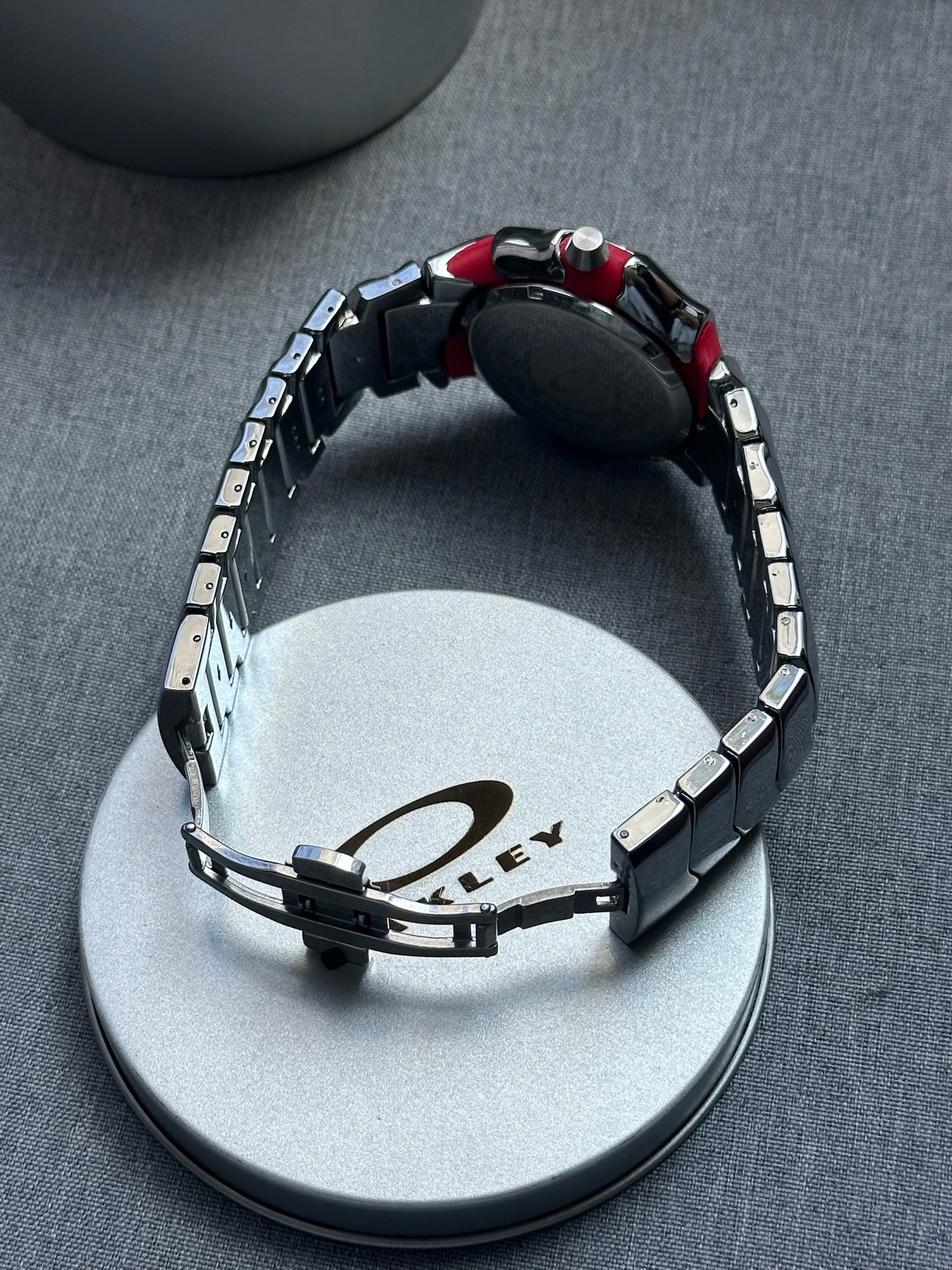 Oakley Blade Watch – Red dial Silver Shiny Stainless Steel, Swiss Movement, Collectible Men’s Watch