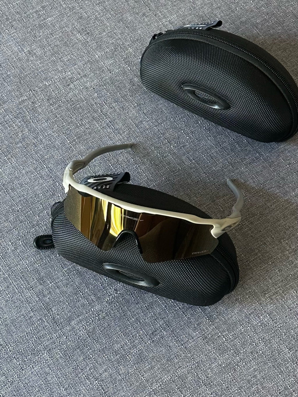 Oakley Performance Shield Sunglasses – Chrome Yellowish Lens Oakley-Style Sport Frame