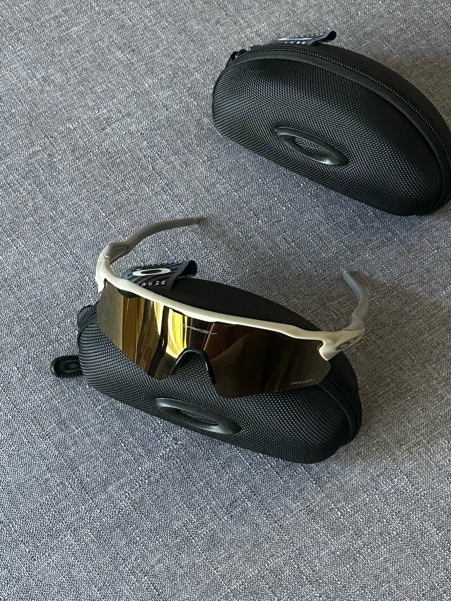 Oakley Performance Shield Sunglasses – Chrome Yellowish Lens Oakley-Style Sport Frame