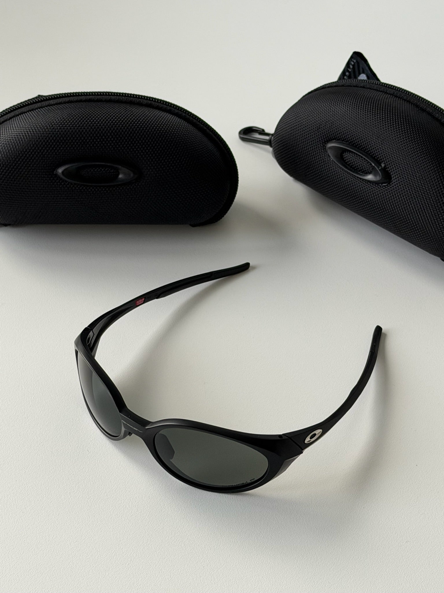 Oakley Eye Jacket Sunglasses – Matte Black Frame / Black Lens | Vintage Y2K Wraparound Shades
