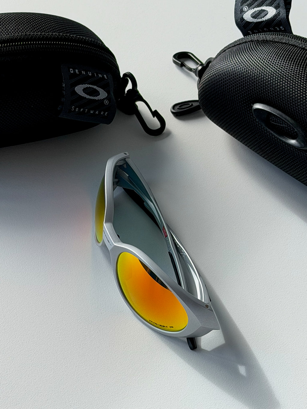 Oakley Eye Jacket Sunglasses – Silver Frame / Fire Iridium Lens | Y2K Wraparound Sports Shades