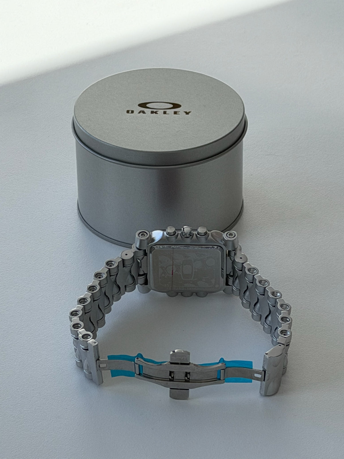 Oakley Minute Machine Watch – Silver / Red Dial