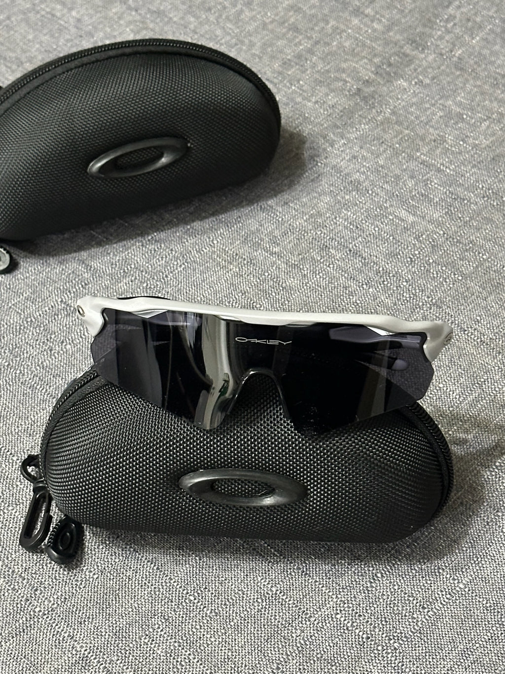Oakley Performance Shield Sunglasses – Stealth Black Lens Sport Wraparound Frame